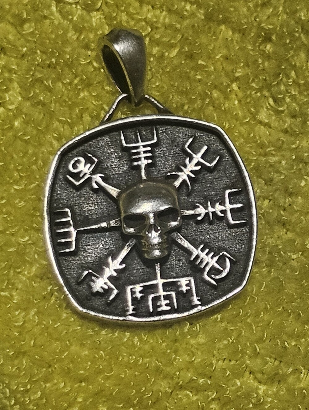 sterling silver Norse Vegvísir pendant